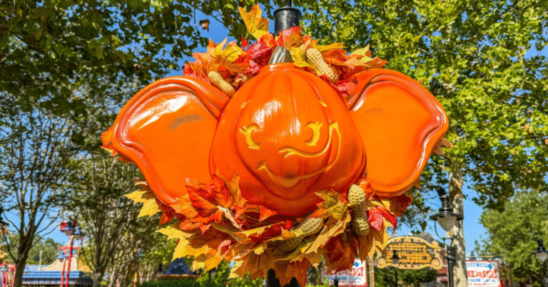 A Disney revelou todas as novidades que vão agitar o Storybook Circus durante o Mickey’s Not-So-Scary Halloween Party 2025, que acontece em noites selecionadas de 15 de agosto a 31 de outubro no Magic Kingdom.