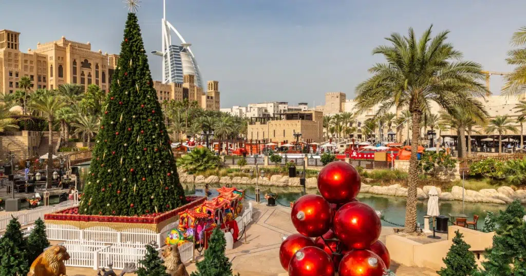 Veja os shows internacionais que agitam Dubai e Abu Dhabi no fim de 2025, com artistas como Katy Perry, Post Malone, Metallica e muito mais.
